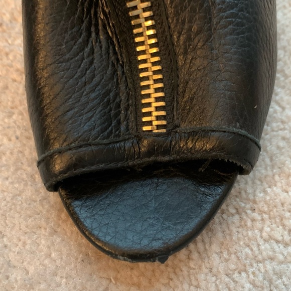 Burberry Black Leather Peep Toe Front Zip Booties Size 41 - Picture 3 of 6